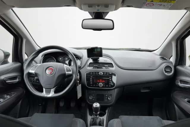 Fiat Punto (2016) thumbnail 6
