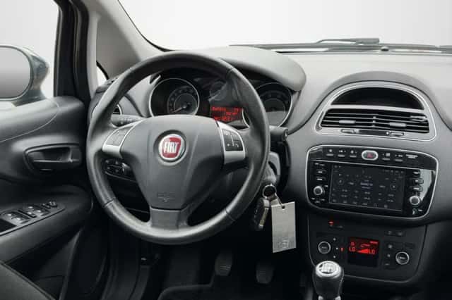 Fiat Punto (2018) thumbnail 3