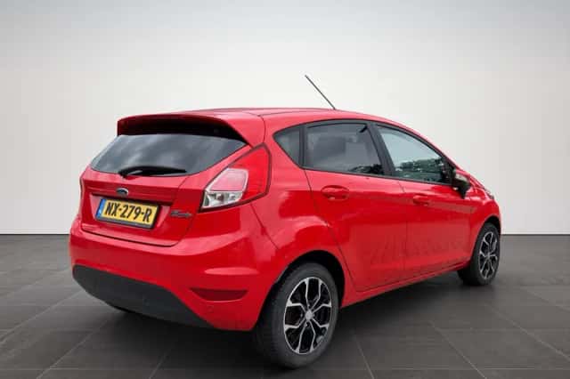 Ford Fiesta (2014) thumbnail 5