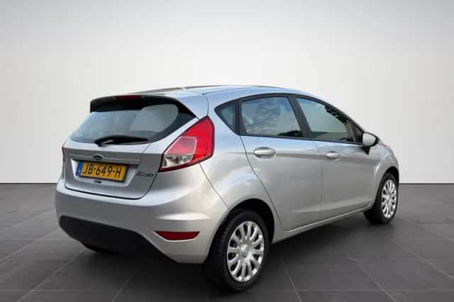 Ford Fiesta (2016) thumbnail 5
