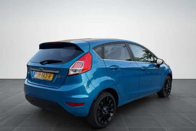 Ford Fiesta (2016) thumbnail 5