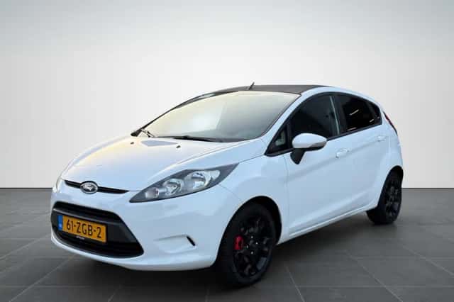 Ford Fiesta (2012) thumbnail 4