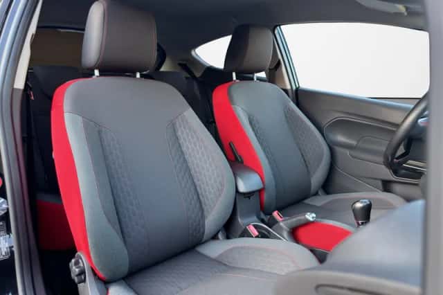 Ford Fiesta (2015) thumbnail 3