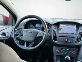 Ford Focus (2015) thumbnail 3
