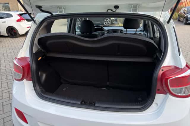 Hyundai i10 (2016) thumbnail 2