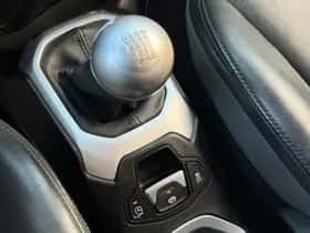 Jeep Renegade thumbnail 16