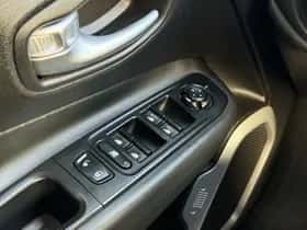 Jeep Renegade thumbnail 8