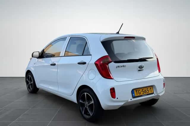 Kia Picanto (2014) thumbnail 2