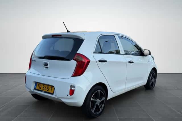 Kia Picanto (2014) thumbnail 5