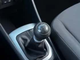 Kia Rio (2015) thumbnail 16