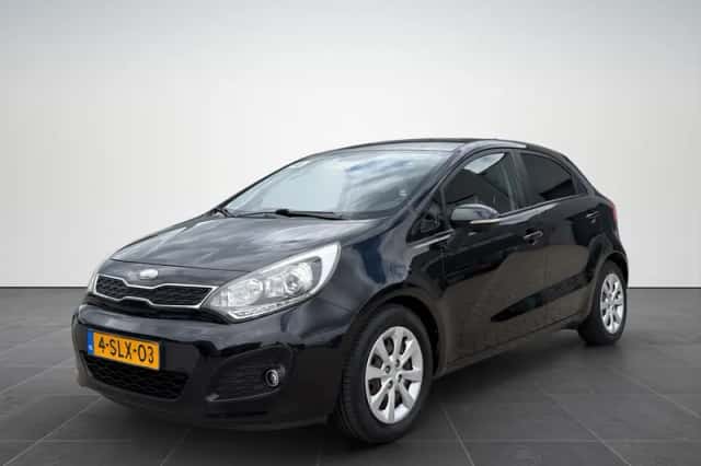 Kia Rio (2013) thumbnail 4