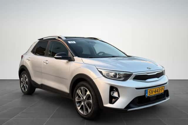 Kia Stonic (2018) thumbnail 1