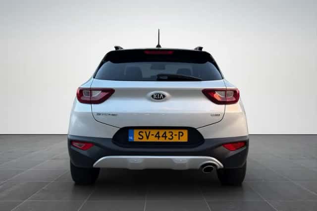 Kia Stonic (2018) thumbnail 6