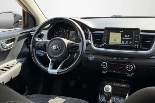 Kia Stonic (2018) thumbnail 2