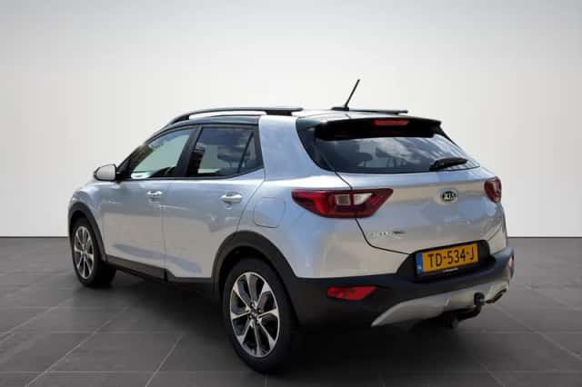 Kia Stonic (2018) thumbnail 6