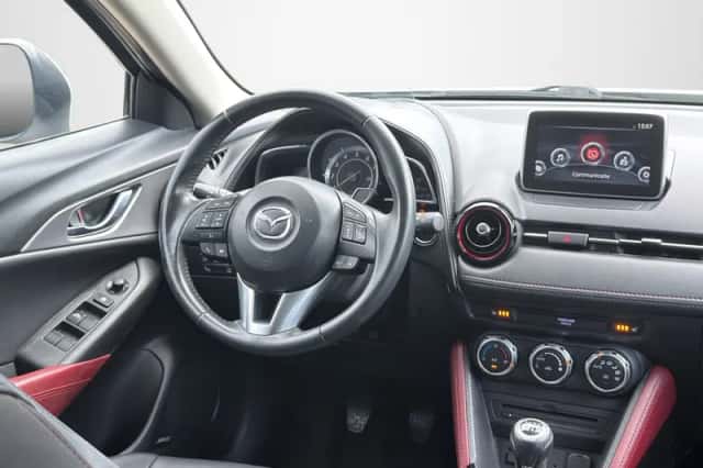Mazda CX-3 (2016) thumbnail 3