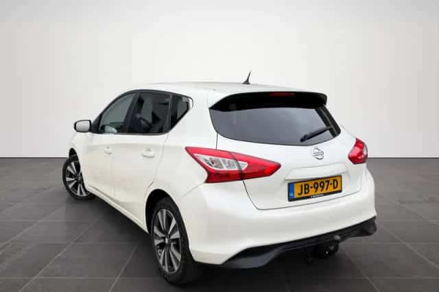 Nissan Pulsar (2016) thumbnail 2