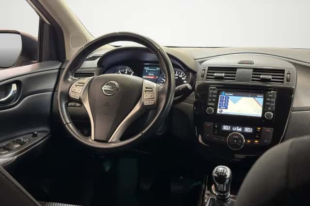 Nissan Pulsar (2016) thumbnail 3
