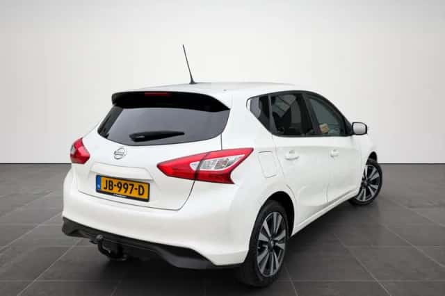 Nissan Pulsar (2016) thumbnail 5
