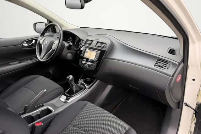 Nissan Pulsar (2016) thumbnail 6