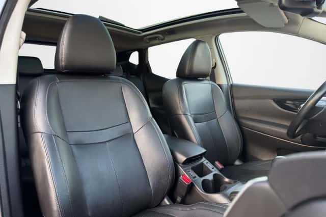 Nissan Qashqai (2016) thumbnail 3