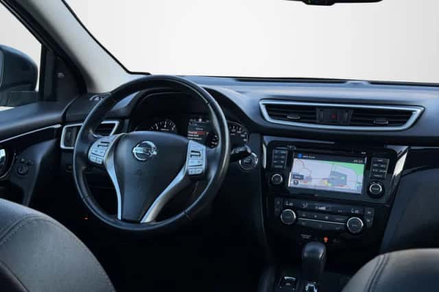 Nissan Qashqai (2016) thumbnail 4