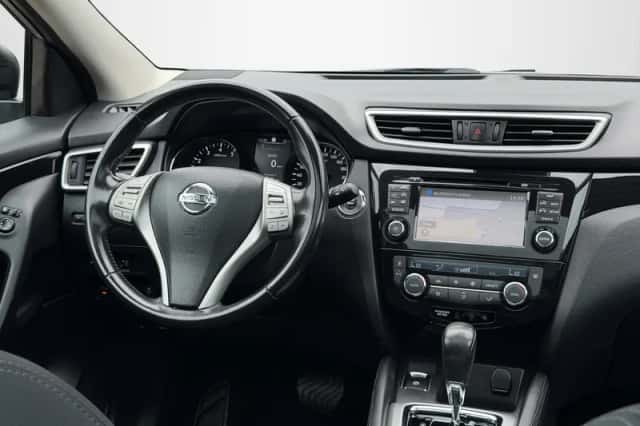 Nissan Qashqai (2015) thumbnail 3