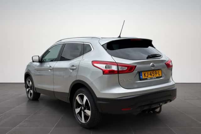 Nissan Qashqai (2015) thumbnail 4