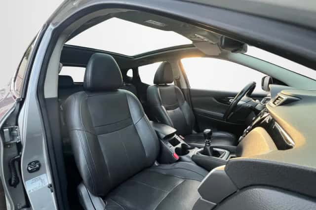 Nissan Qashqai (2017) thumbnail 3