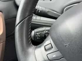 Peugeot 208 (2013) thumbnail 8
