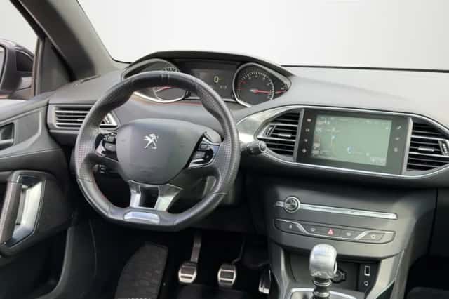 Peugeot 308 (2016) thumbnail 5