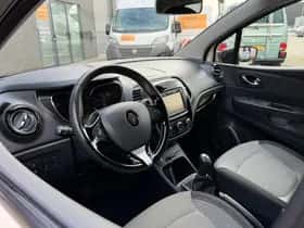 Renault Captur (2016) thumbnail 2