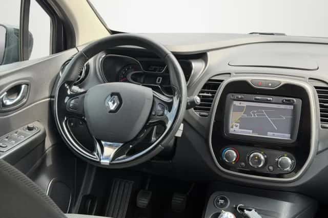 Renault Captur (2017) thumbnail 3