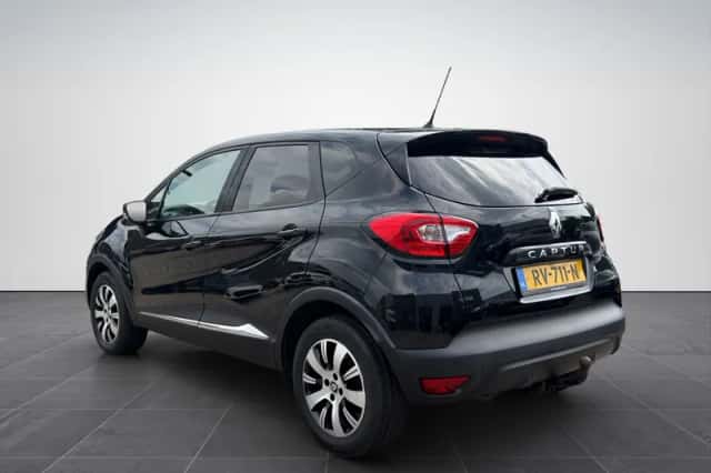 Renault Captur (2017) thumbnail 2