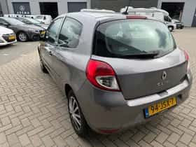 Renault Clio (2009) thumbnail 6