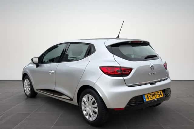 Renault Clio (2014) thumbnail 2