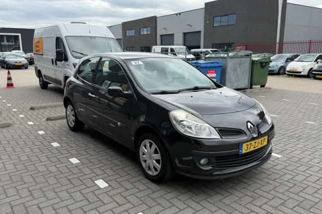 Renault Clio (2008) thumbnail 1