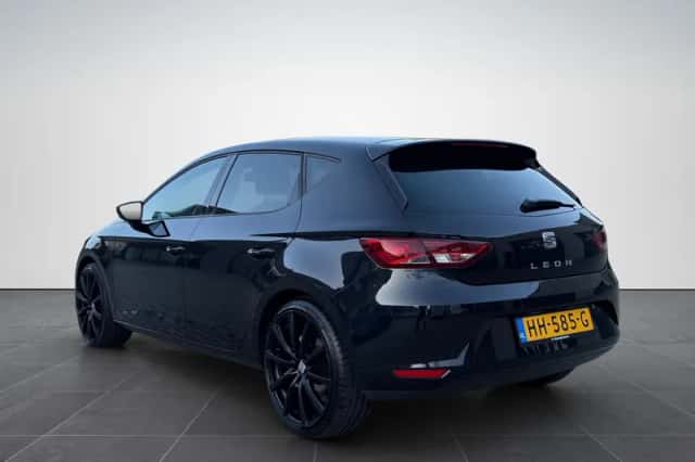 SEAT Leon (2016) thumbnail 2