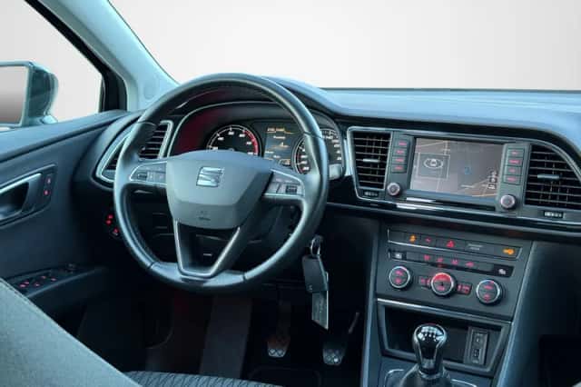 SEAT Leon (2016) thumbnail 3