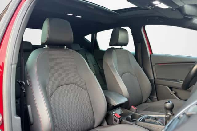 SEAT Leon (2018) thumbnail 4