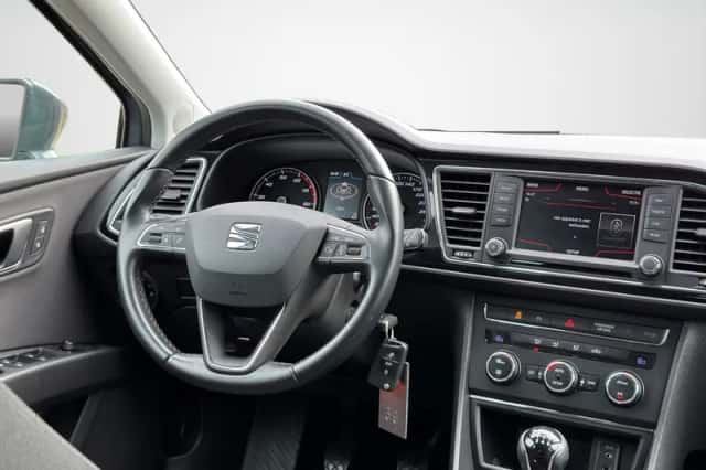 SEAT Leon (2016) thumbnail 3