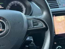 Škoda Octavia (2017) thumbnail 12