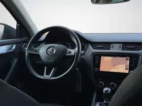 Škoda Octavia (2017) thumbnail 3