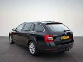 Škoda Octavia (2018) thumbnail 2