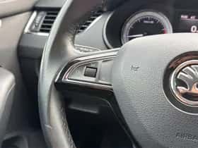 Škoda Octavia (2018) thumbnail 11