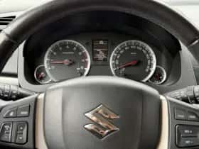 Suzuki Swift (2015) thumbnail 10