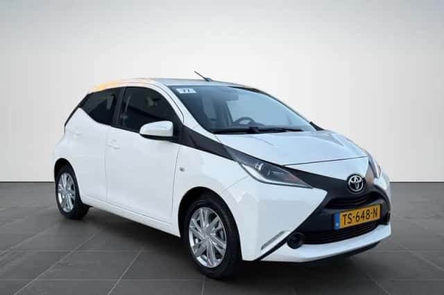 Toyota Aygo (2016) thumbnail 1