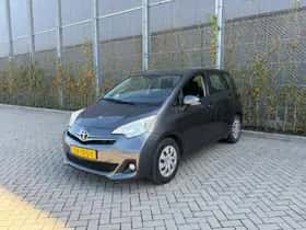 Toyota Verso-S (2012) thumbnail 6