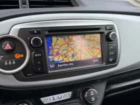 Toyota Yaris (2014) thumbnail 11
