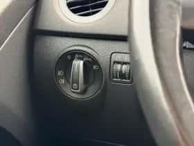 Volkswagen Tiguan (2012) thumbnail 12